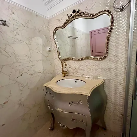 Catedrala Blue Daire *